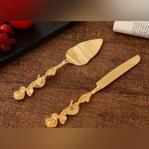 Gorgeous cake cutting set - brand new in box